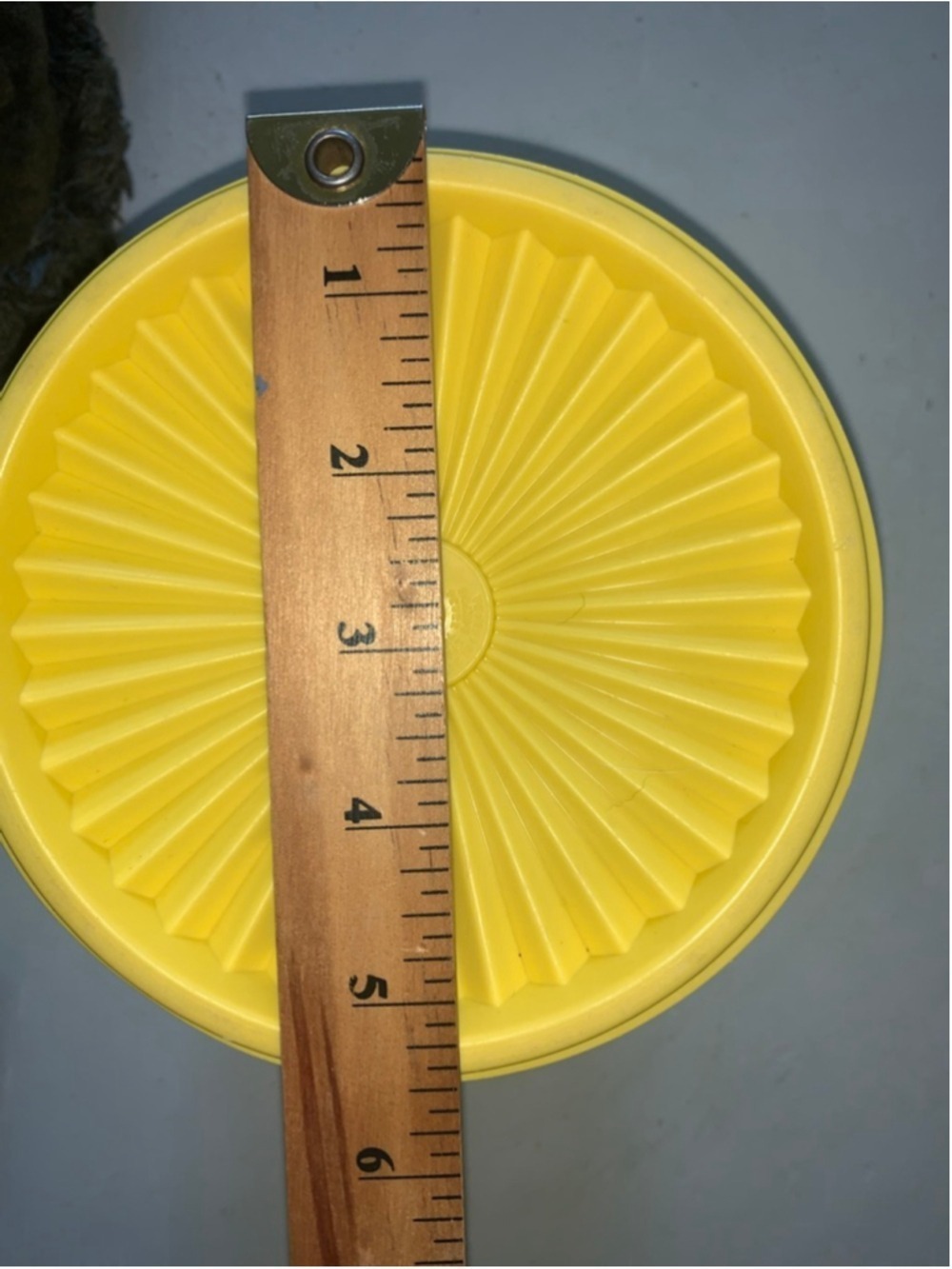 Tupperware Yellow Food Storage Container One Size - Picture 9 of 10